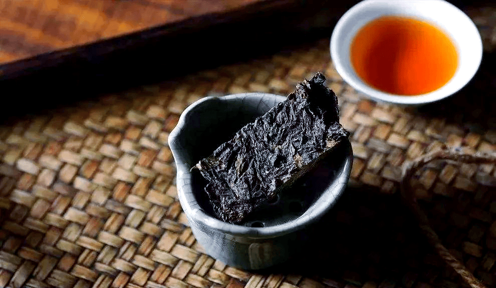 新加坡商人吕文扬洗黑茶赚钱发家